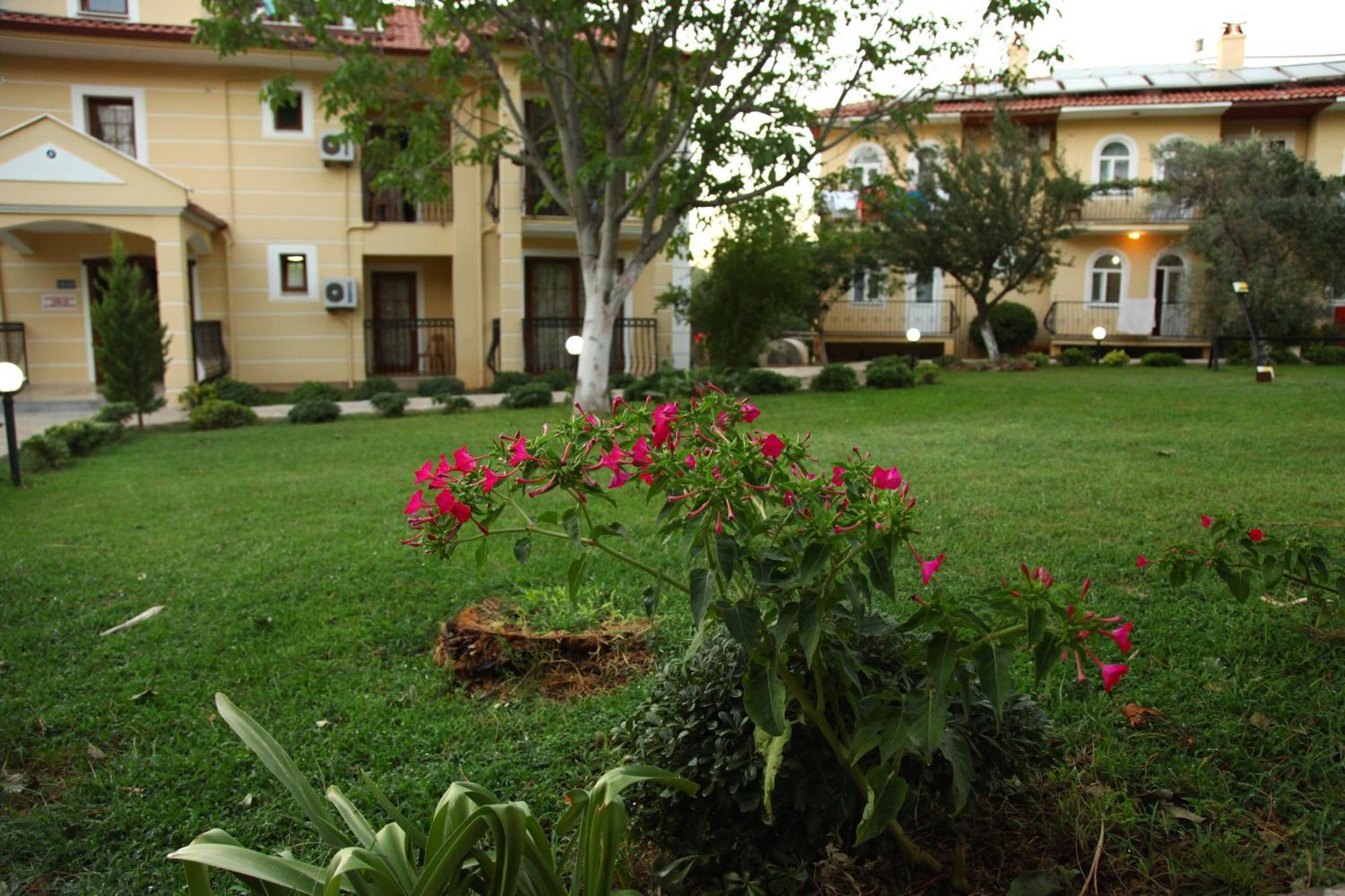 Gokcen Apartments Oludeniz Bagian luar foto